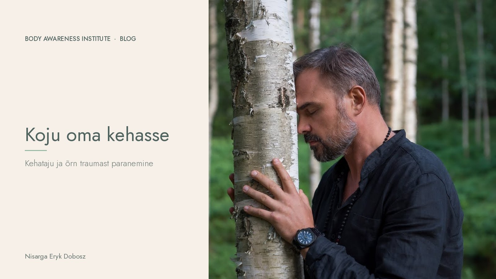 Nisarga Eryk Dobosz, käsi kasetüvel, pea langetatud, tähelepanu sissepoole